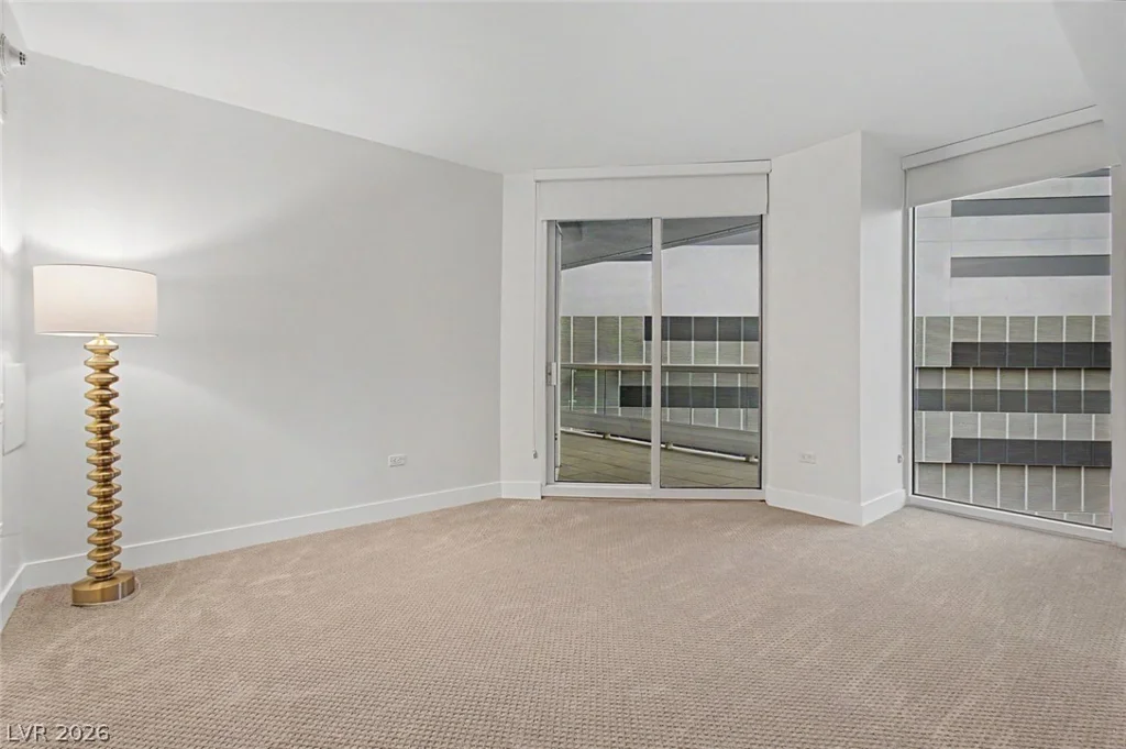 2877 Paradise, Las Vegas, NV 89109