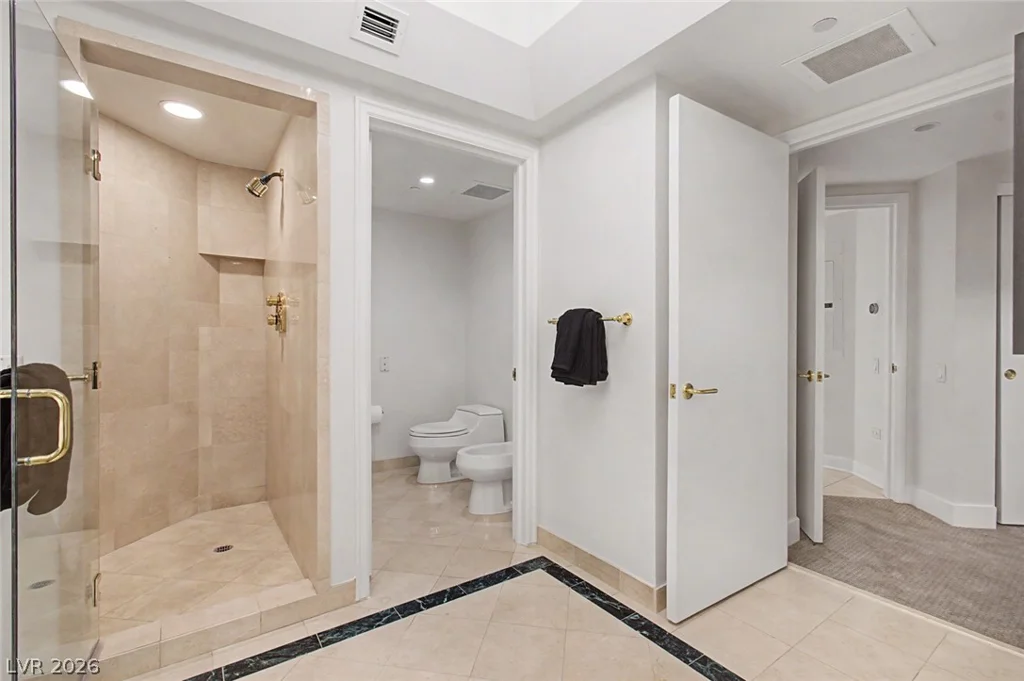 2877 Paradise, Las Vegas, NV 89109