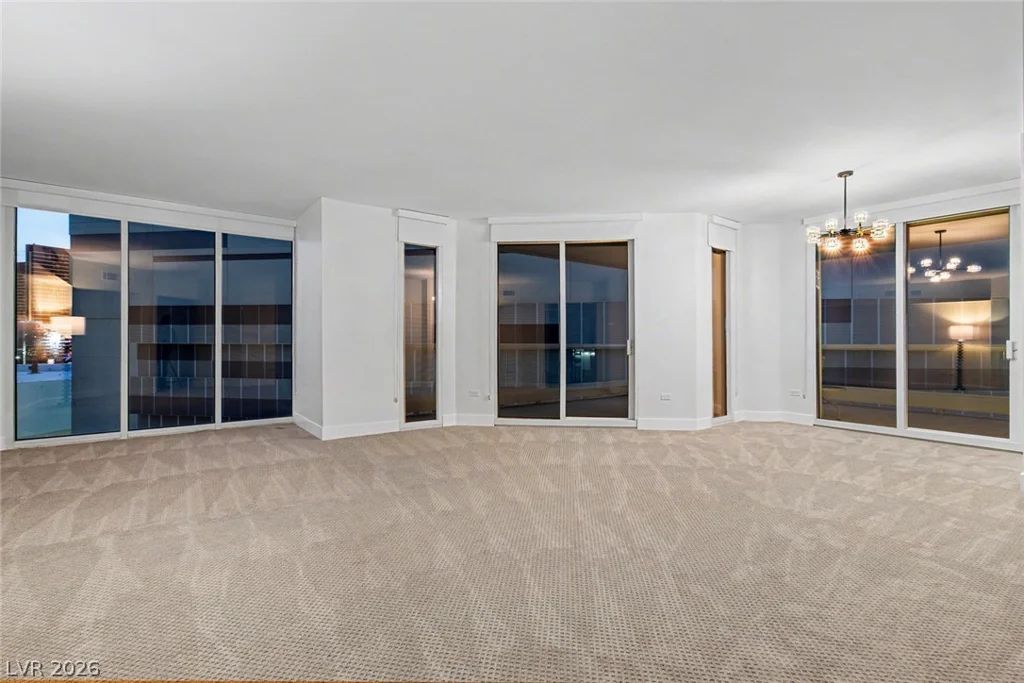 2877 Paradise, Las Vegas, NV 89109