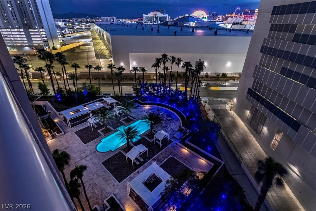2877 Paradise, Las Vegas, NV 89109