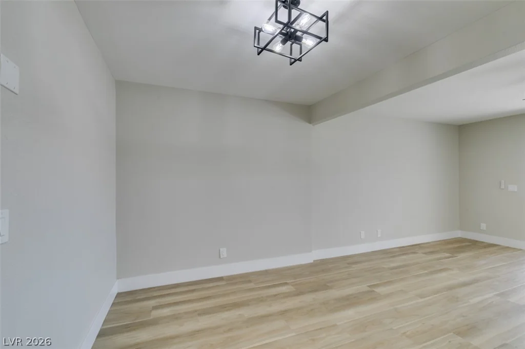 2333 Cardiff, Las Vegas, NV 89108