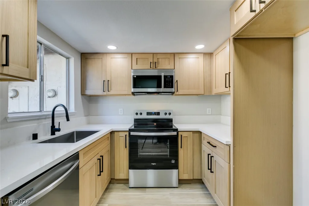 2333 Cardiff, Las Vegas, NV 89108