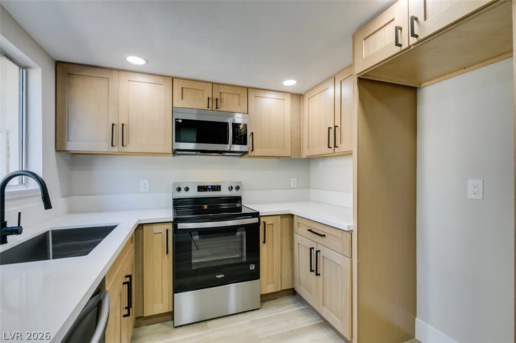 2333 Cardiff, Las Vegas, NV 89108