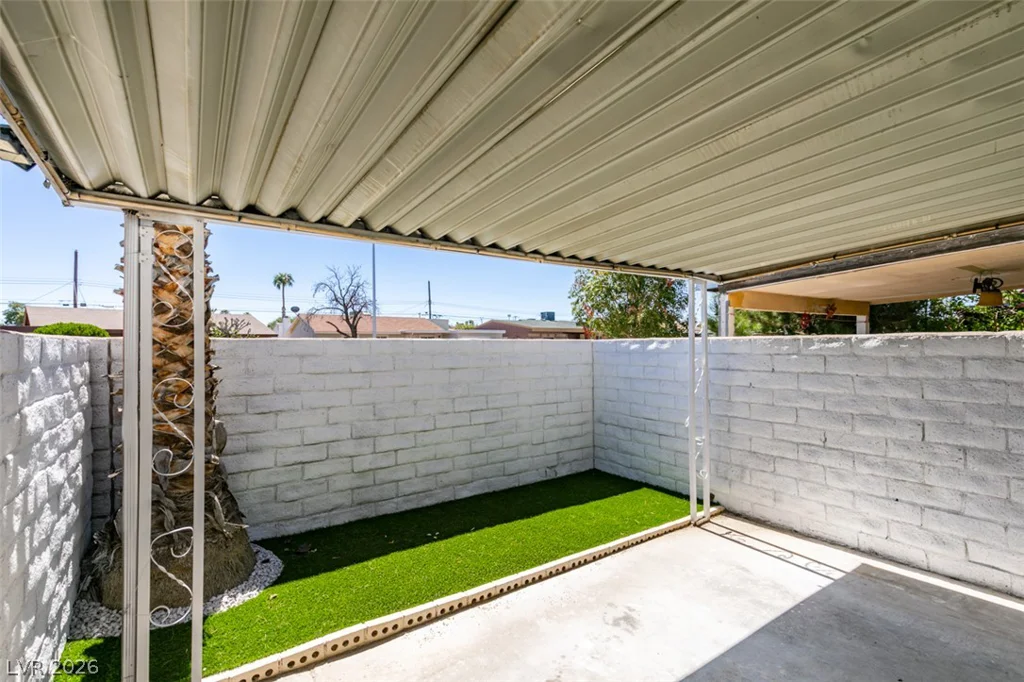 2333 Cardiff, Las Vegas, NV 89108