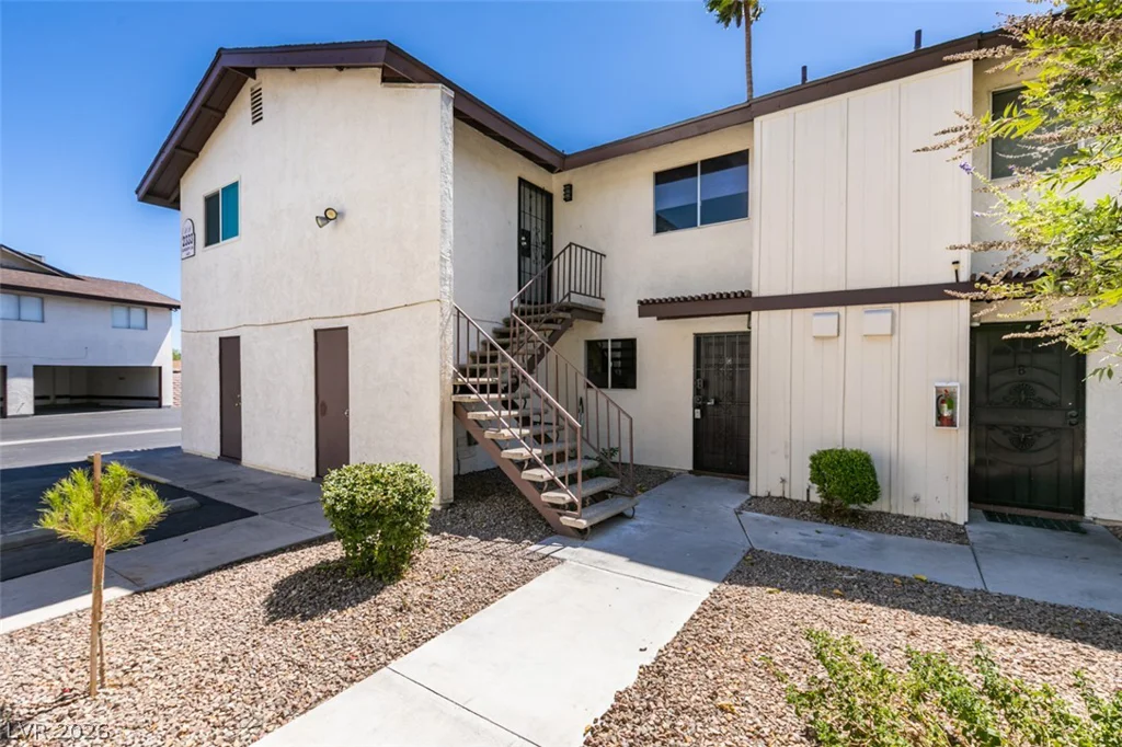 2333 Cardiff, Las Vegas, NV 89108