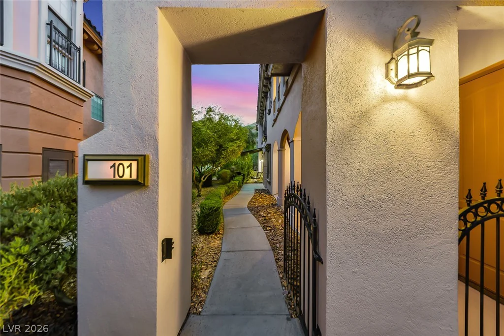 36 Via Vasari, Henderson, NV 89011