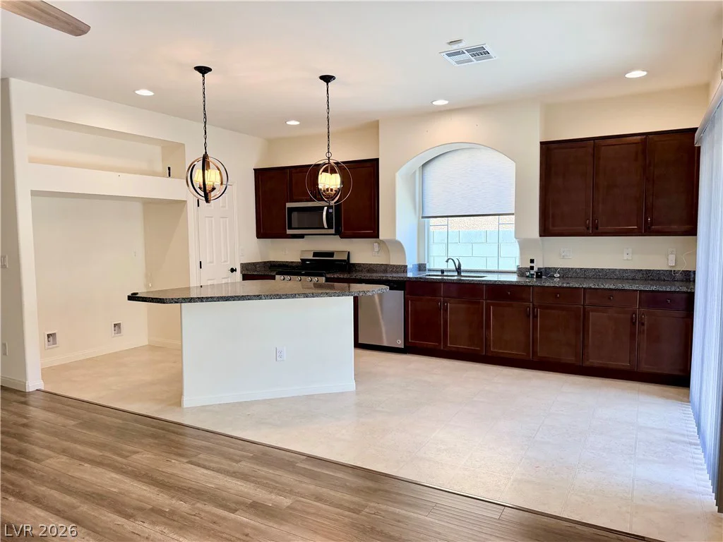 10646 Aphrodite, Las Vegas, NV 89183