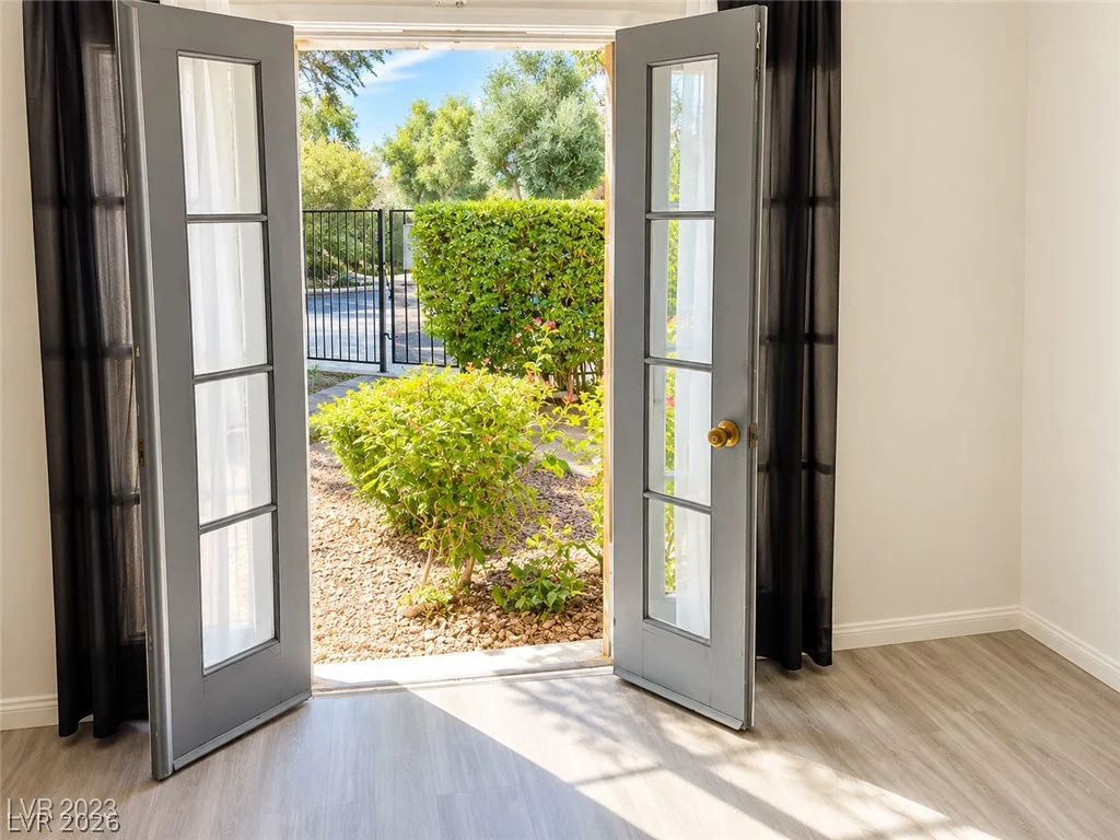 770 Tam O Shanter, Las Vegas, NV 89109