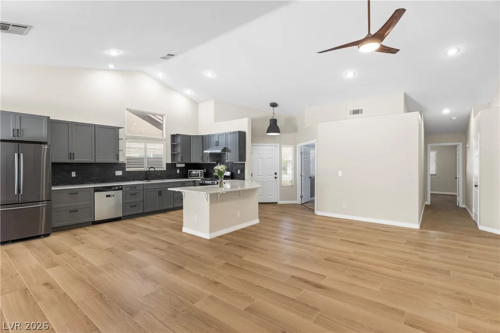7233 Hawk Haven, Las Vegas, NV 89131