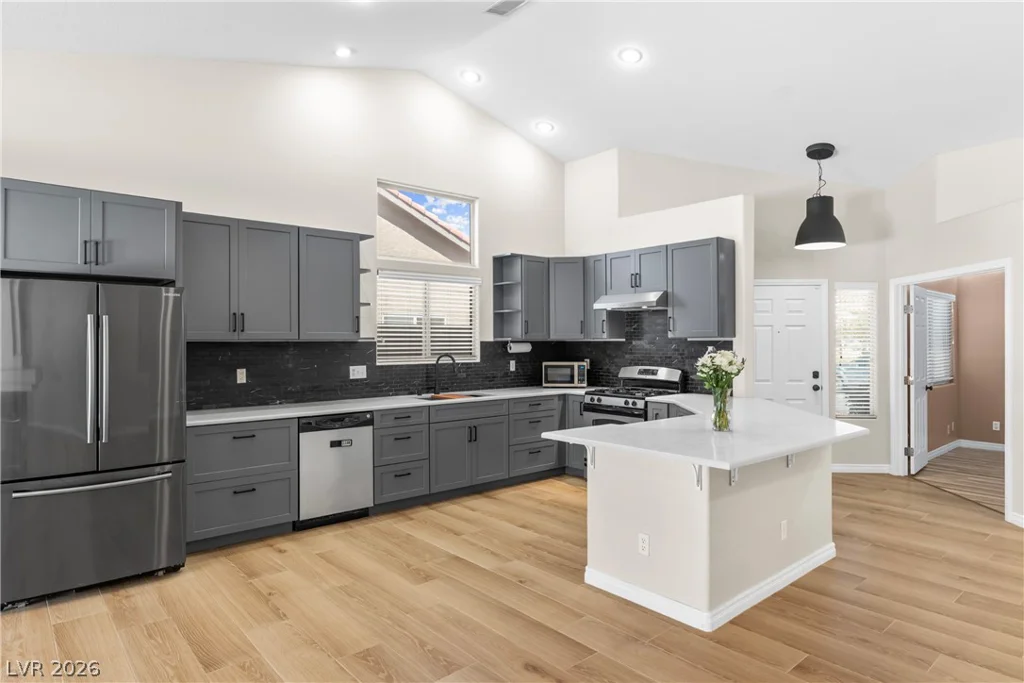 7233 Hawk Haven, Las Vegas, NV 89131