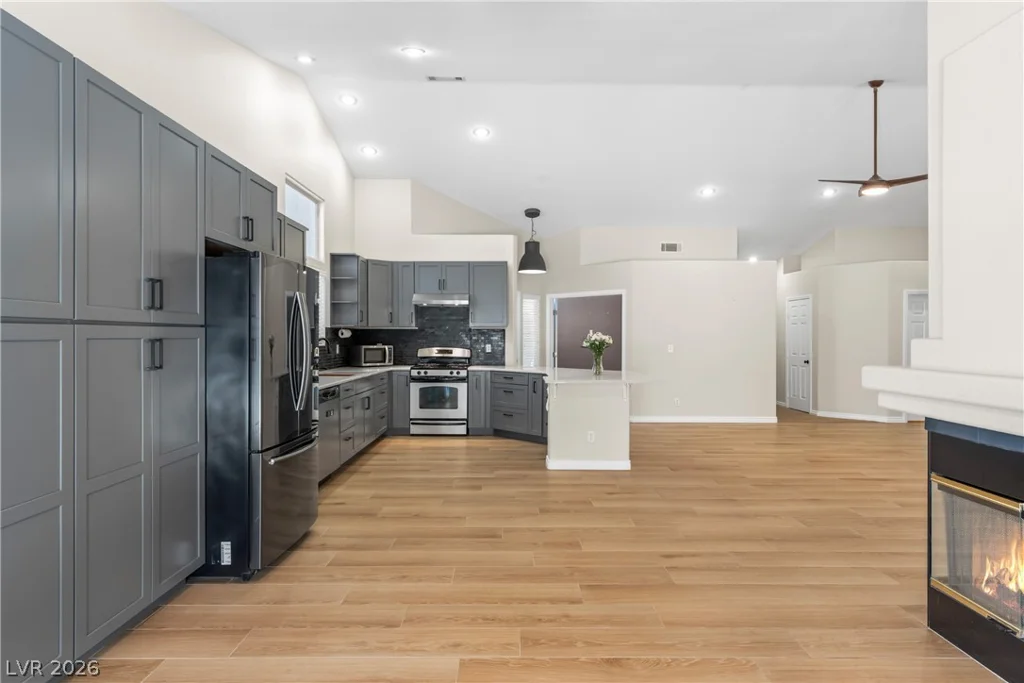 7233 Hawk Haven, Las Vegas, NV 89131