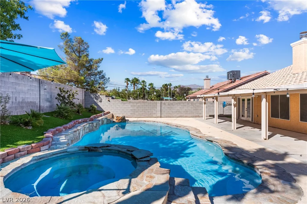 7233 Hawk Haven, Las Vegas, NV 89131
