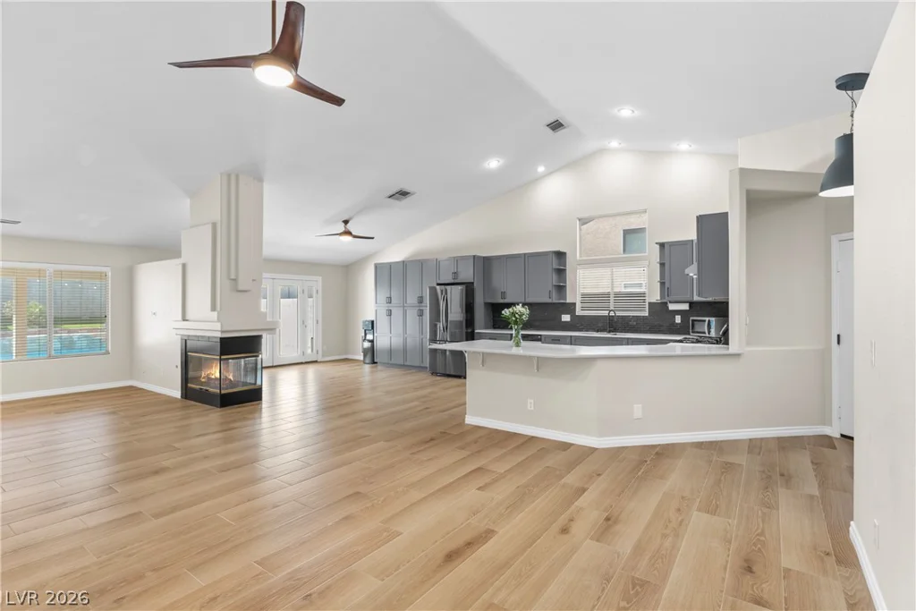 7233 Hawk Haven, Las Vegas, NV 89131