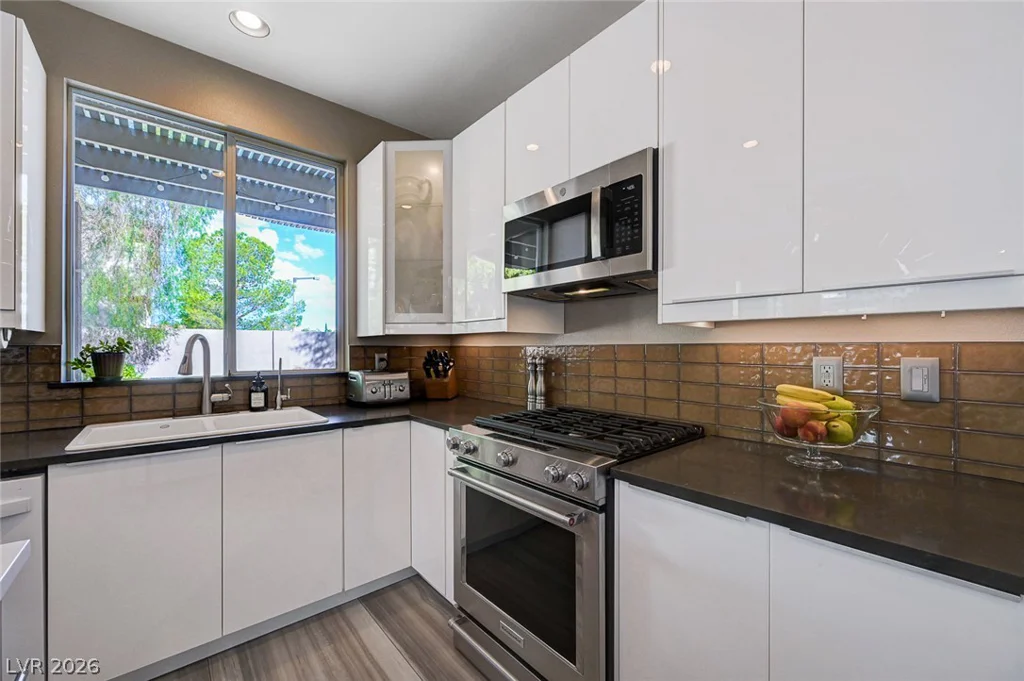 3028 Carbondale, Las Vegas, NV 89135
