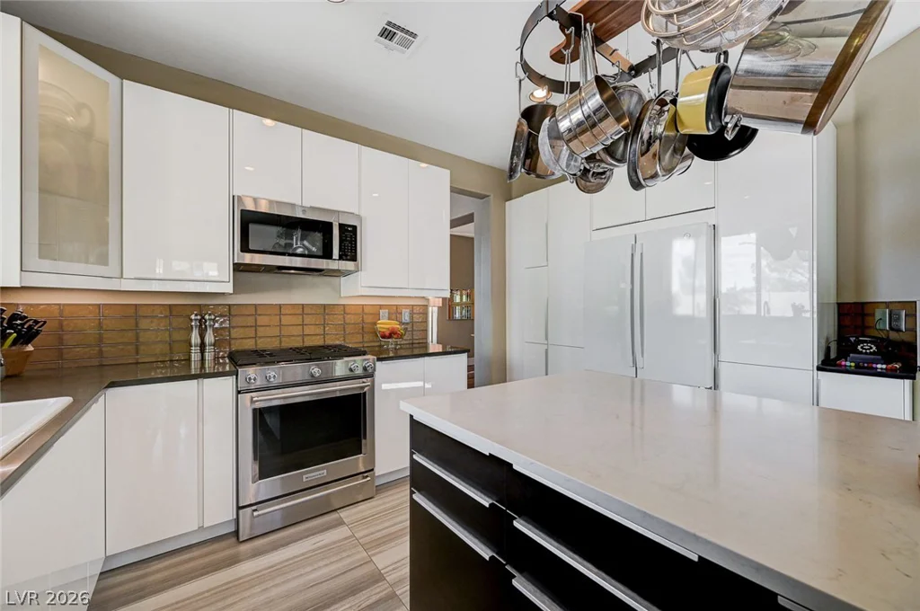3028 Carbondale, Las Vegas, NV 89135