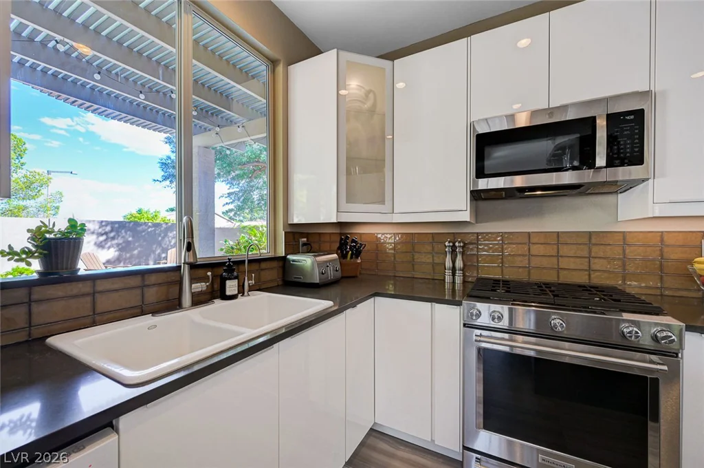 3028 Carbondale, Las Vegas, NV 89135
