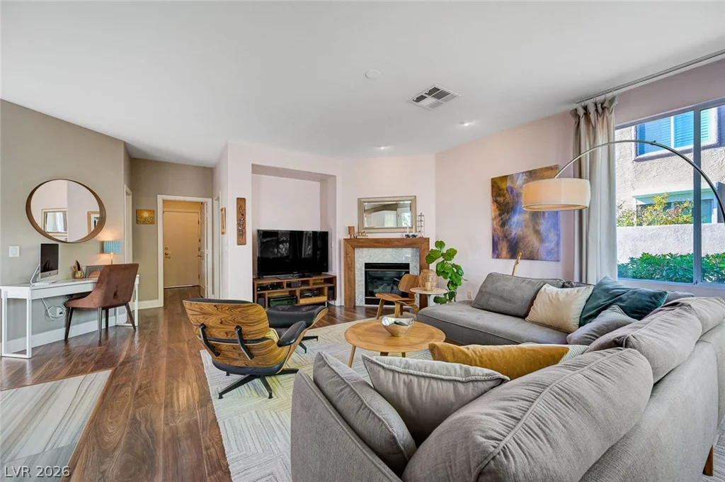 3028 Carbondale, Las Vegas, NV 89135