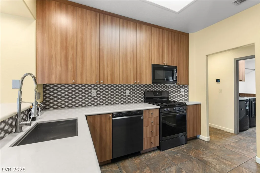 9901 Woodhouse, Las Vegas, NV 89134