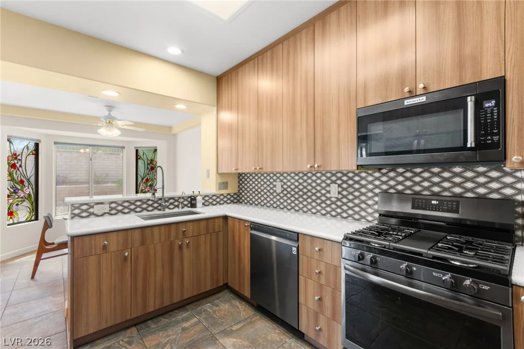 9901 Woodhouse, Las Vegas, NV 89134