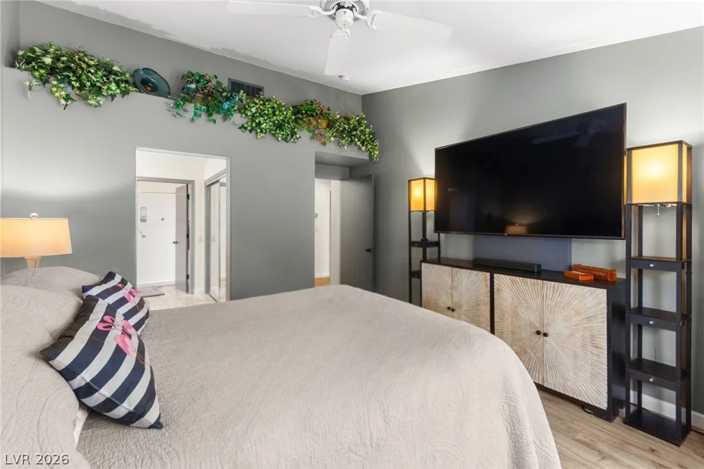 9901 Woodhouse, Las Vegas, NV 89134