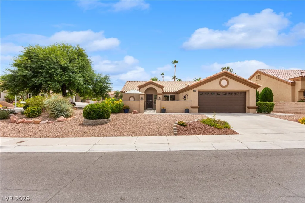 9901 Woodhouse, Las Vegas, NV 89134