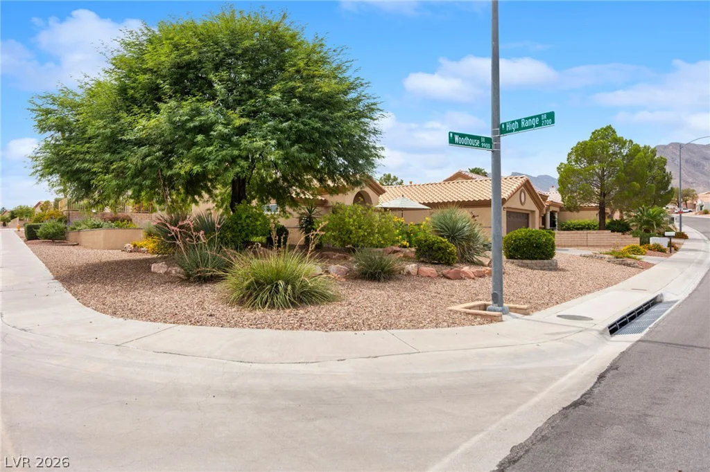 9901 Woodhouse, Las Vegas, NV 89134