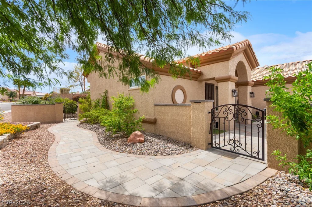 9901 Woodhouse, Las Vegas, NV 89134
