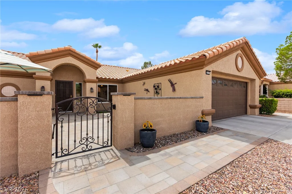 9901 Woodhouse, Las Vegas, NV 89134