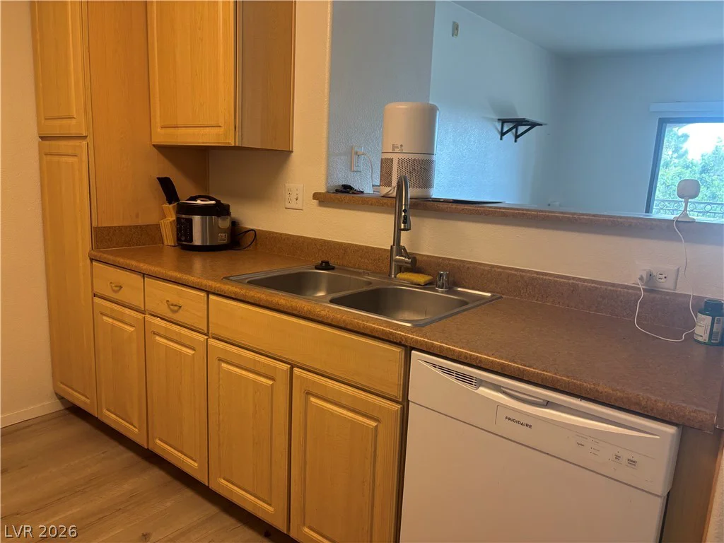 8250 Grand Canyon, Las Vegas, NV 89166