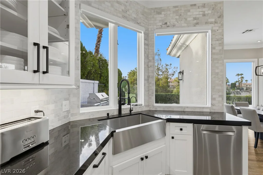 8912 Rainbow Ridge, Las Vegas, NV 89117