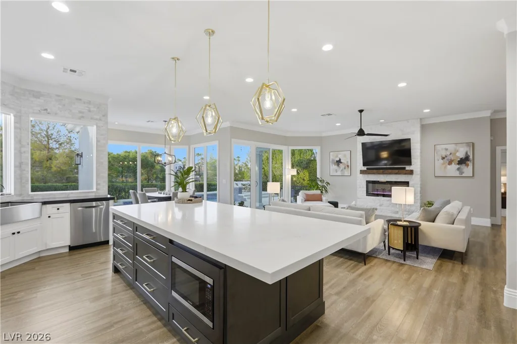 8912 Rainbow Ridge, Las Vegas, NV 89117