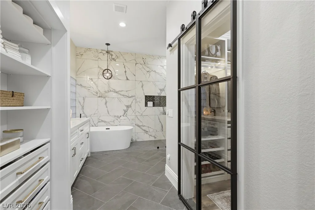 8912 Rainbow Ridge, Las Vegas, NV 89117