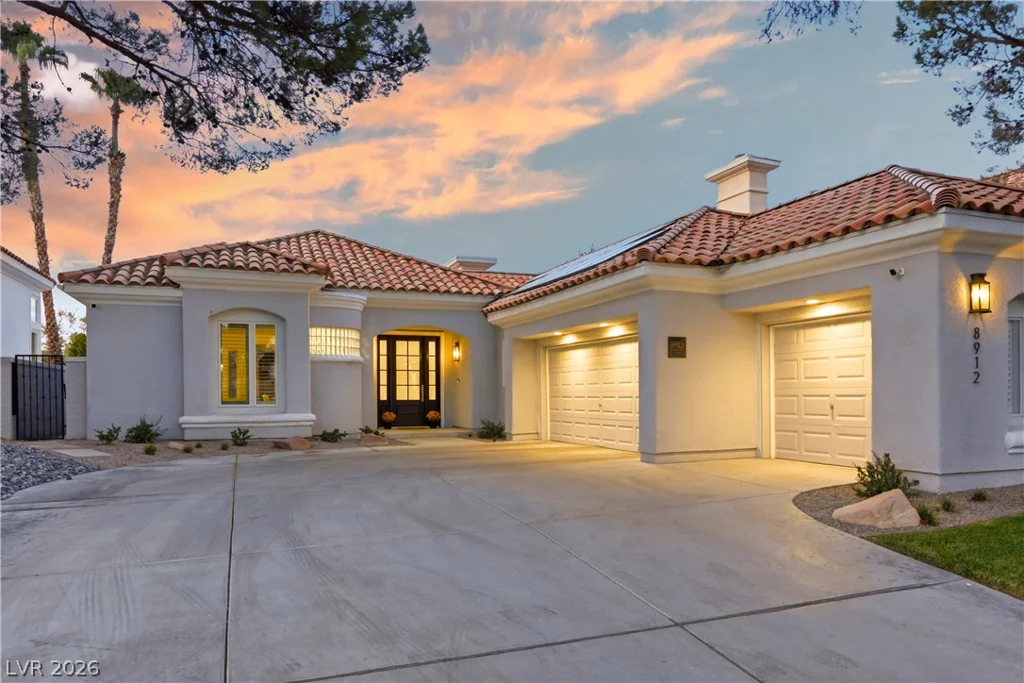 8912 Rainbow Ridge, Las Vegas, NV 89117
