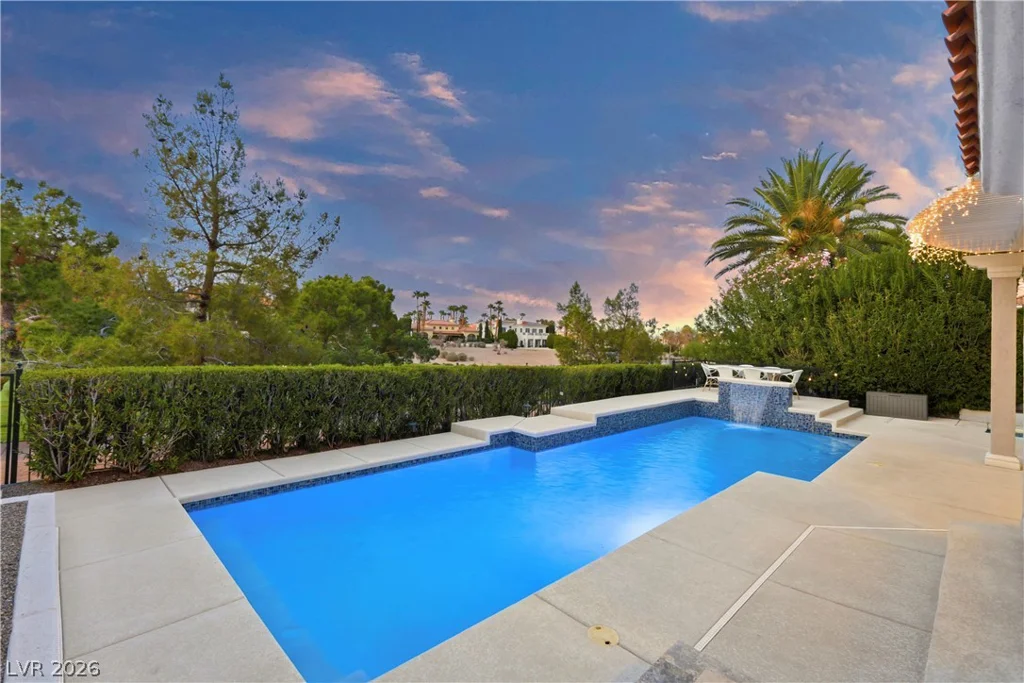 8912 Rainbow Ridge, Las Vegas, NV 89117