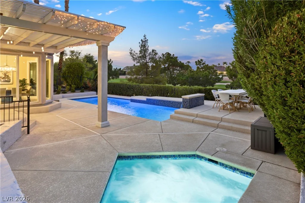 8912 Rainbow Ridge, Las Vegas, NV 89117