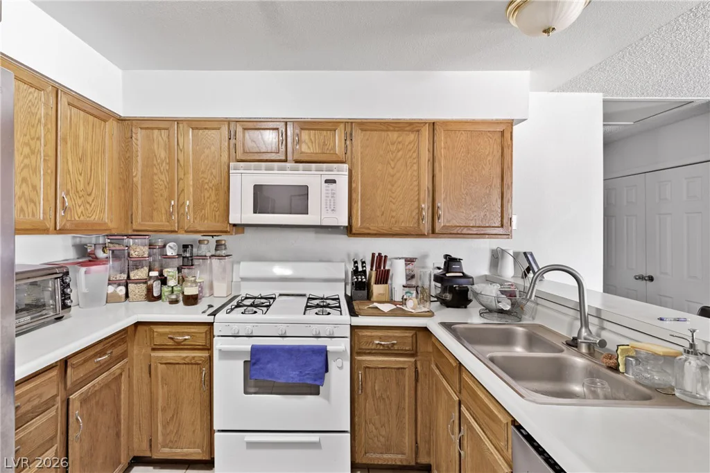 2412 Cherrywood, Las Vegas, NV 89108