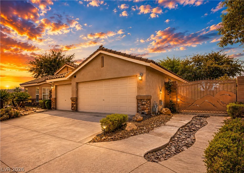 8317 Jeremiahs Lodge, Las Vegas, NV 89131