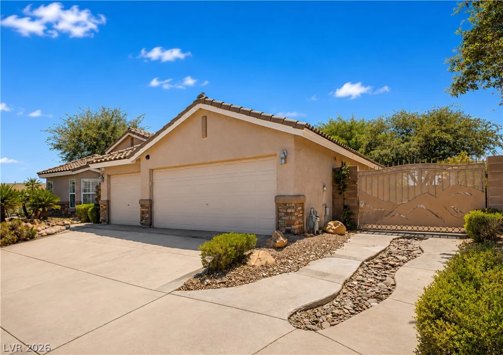 8317 Jeremiahs Lodge, Las Vegas, NV 89131