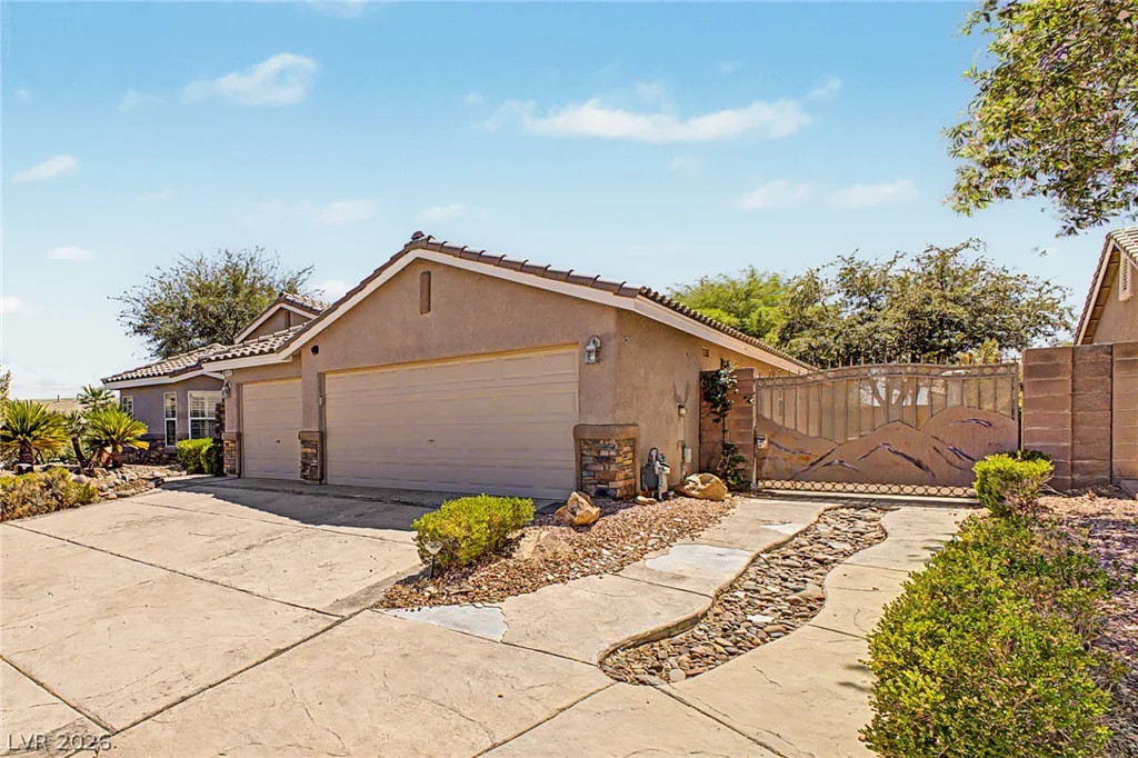 8317 Jeremiahs Lodge, Las Vegas, NV 89131