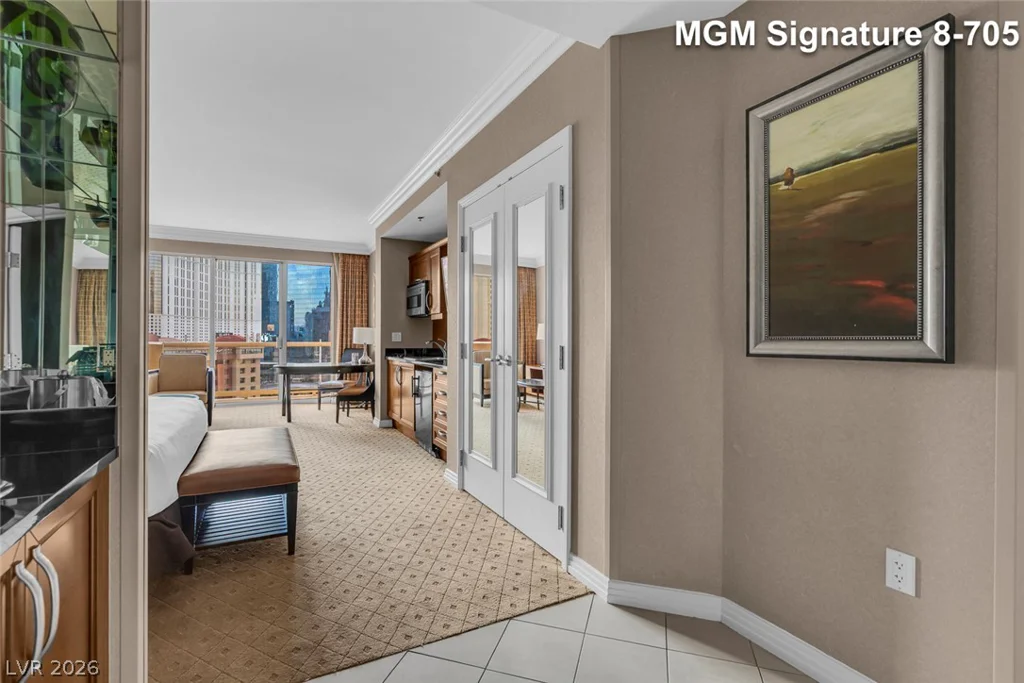 135 Harmon, Las Vegas, NV 89109