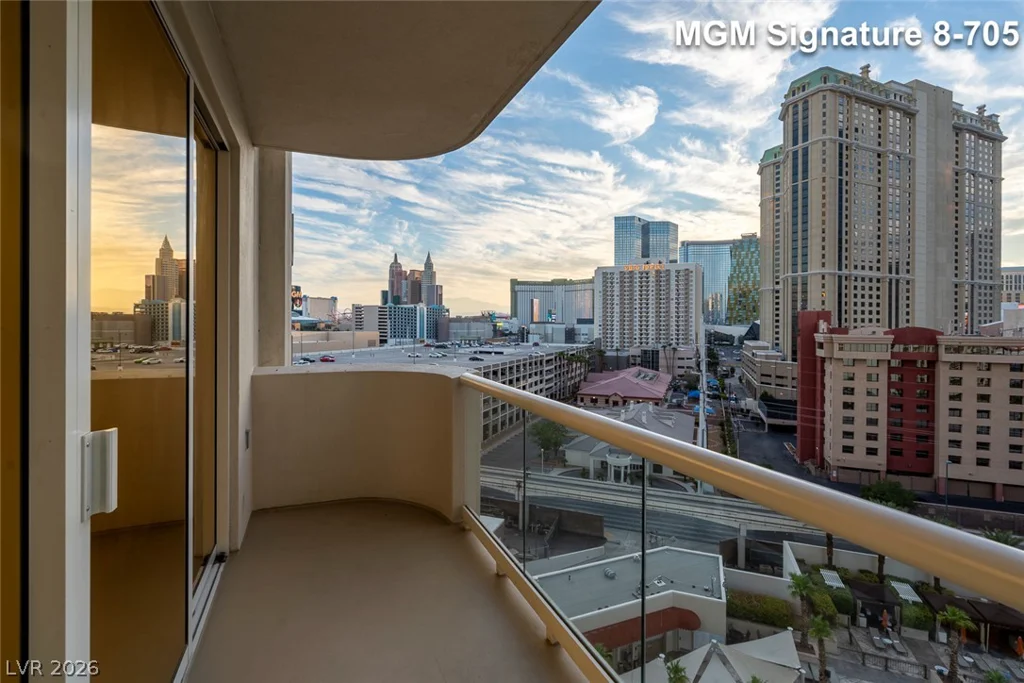 135 Harmon, Las Vegas, NV 89109
