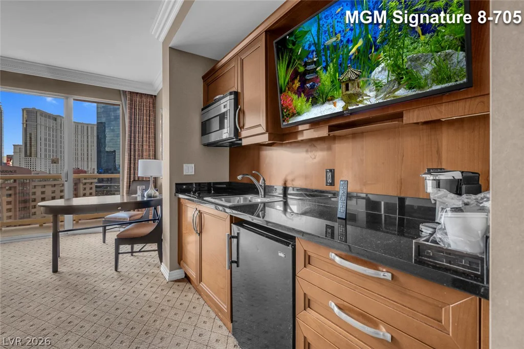 135 Harmon, Las Vegas, NV 89109