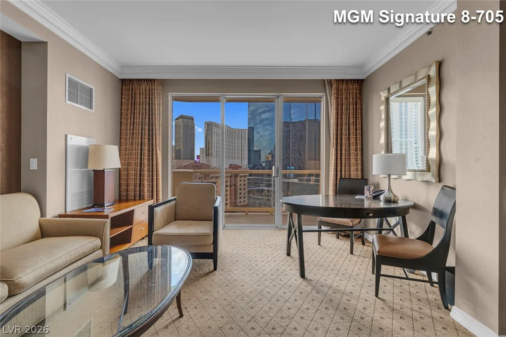 135 Harmon, Las Vegas, NV 89109