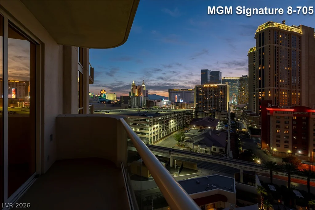 135 Harmon, Las Vegas, NV 89109