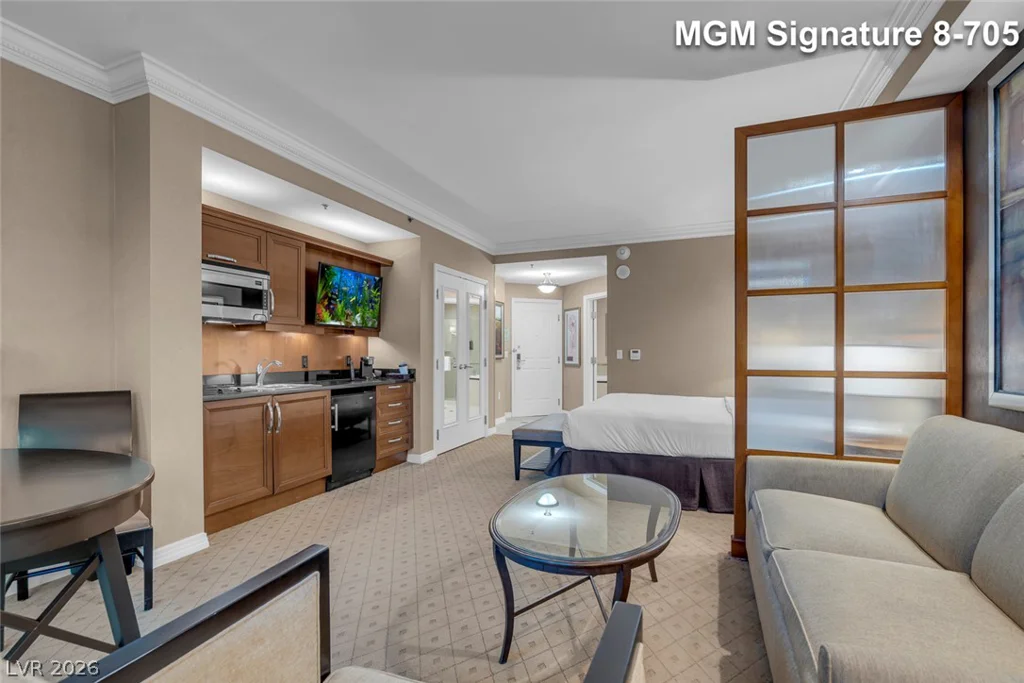135 Harmon, Las Vegas, NV 89109