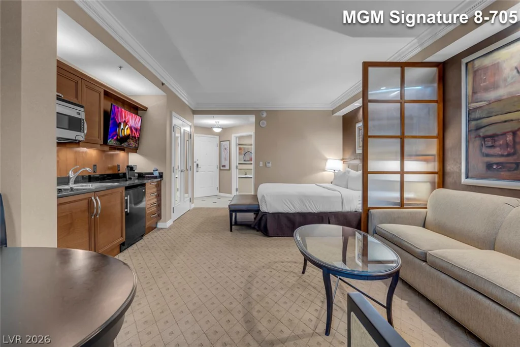 135 Harmon, Las Vegas, NV 89109
