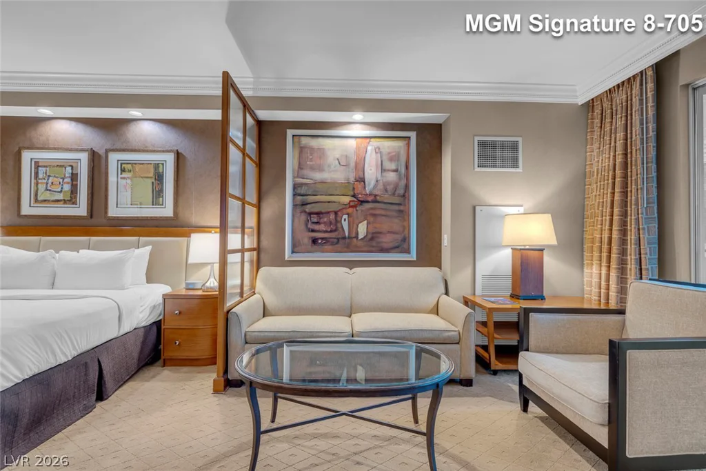 135 Harmon, Las Vegas, NV 89109