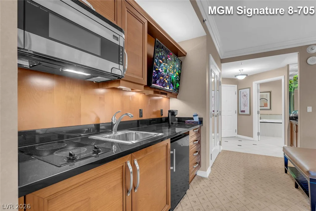 135 Harmon, Las Vegas, NV 89109
