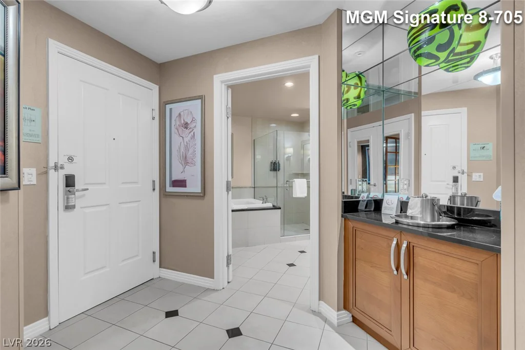 135 Harmon, Las Vegas, NV 89109