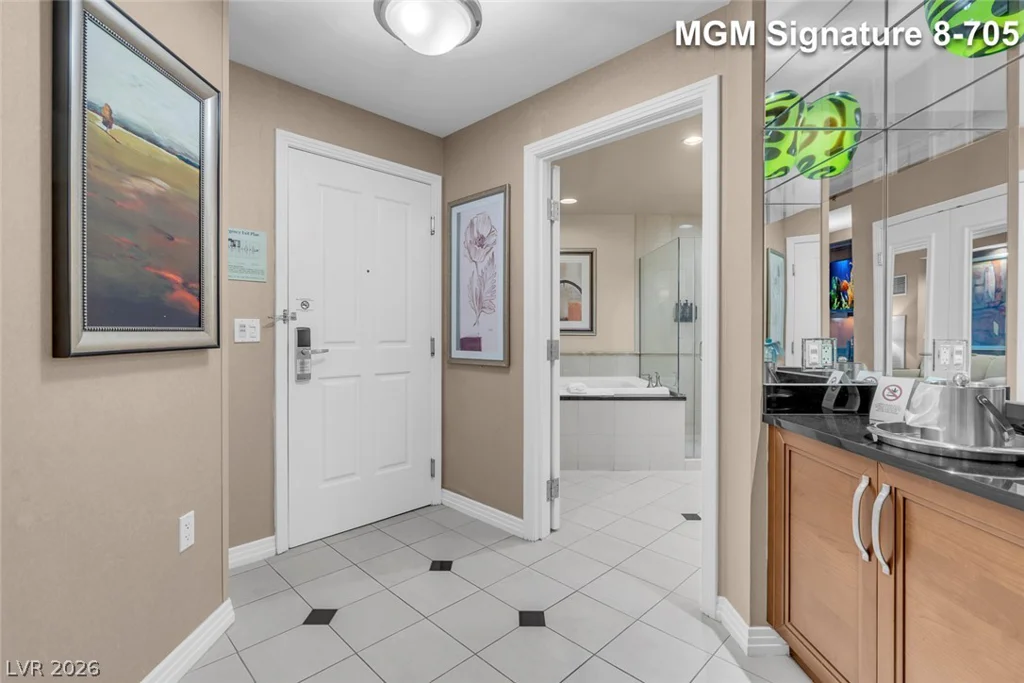 135 Harmon, Las Vegas, NV 89109